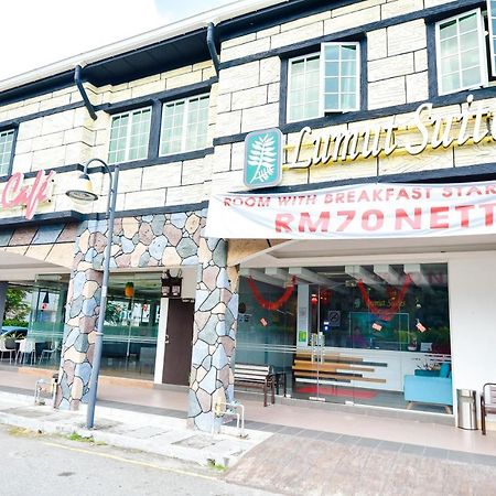 Lumut Suites מראה חיצוני תמונה