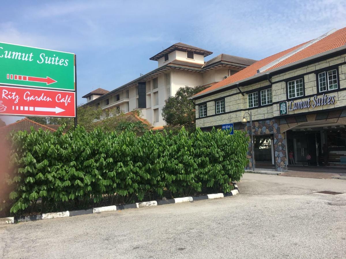 Lumut Suites מראה חיצוני תמונה