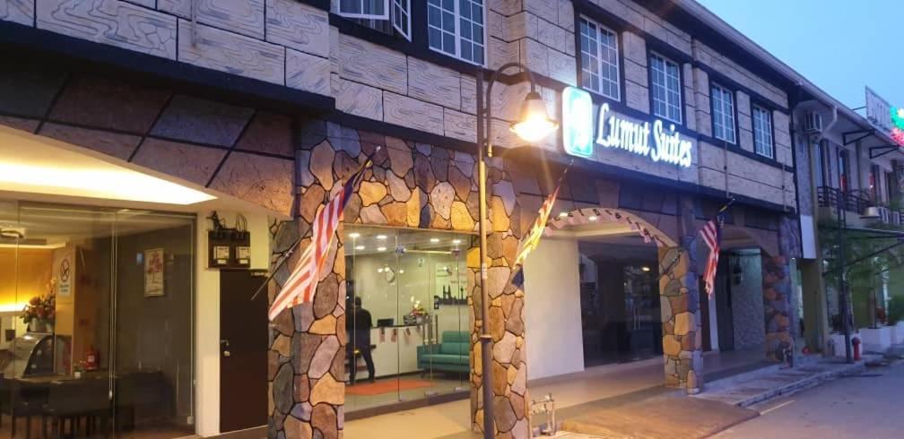 Lumut Suites מראה חיצוני תמונה