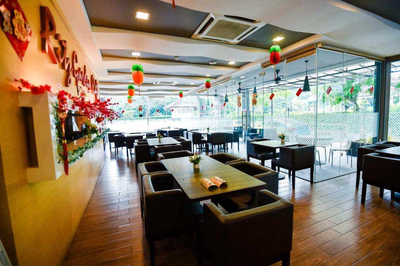 Lumut Suites מראה חיצוני תמונה